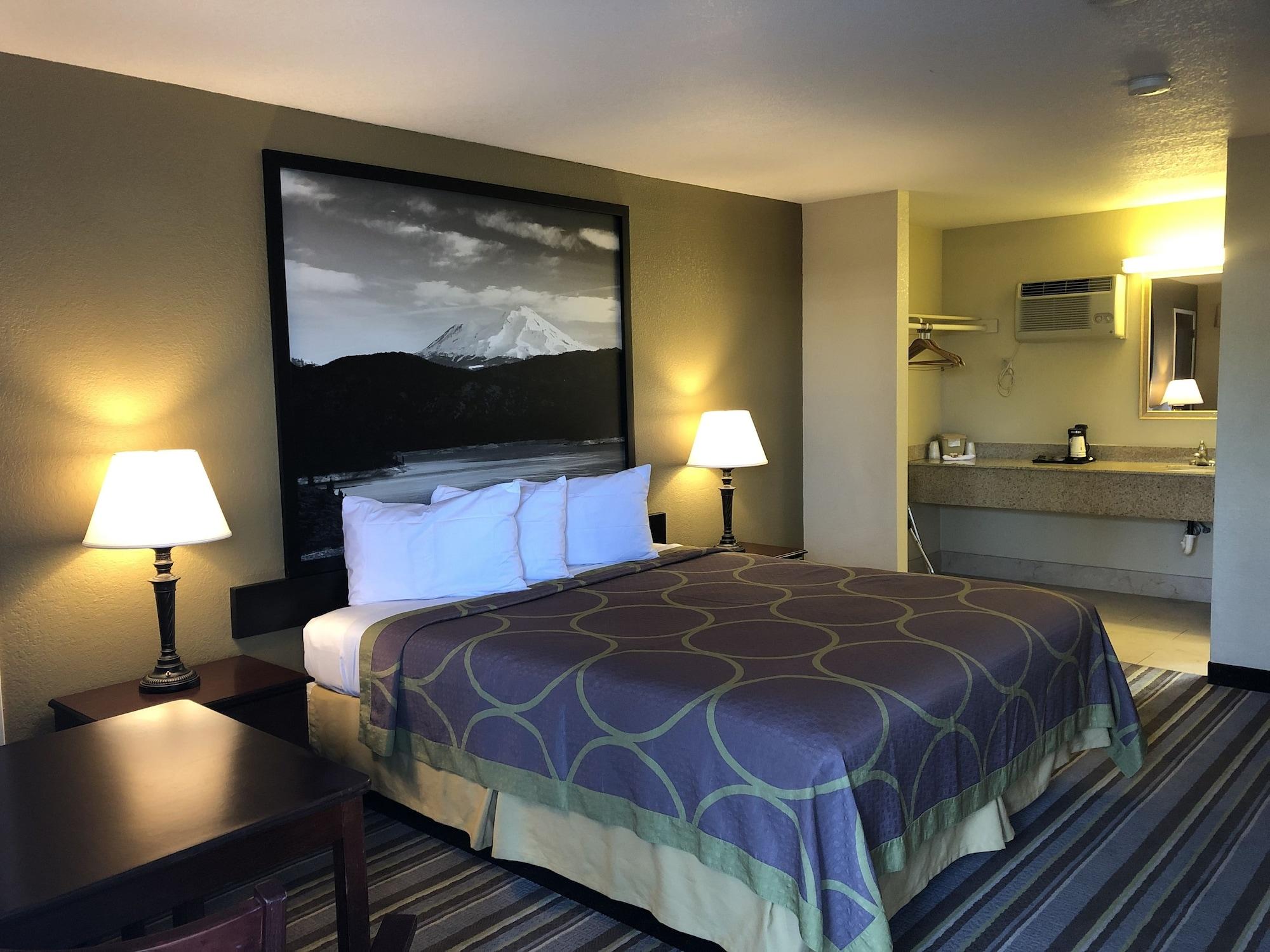 Super 8 By Wyndham Motel 2*