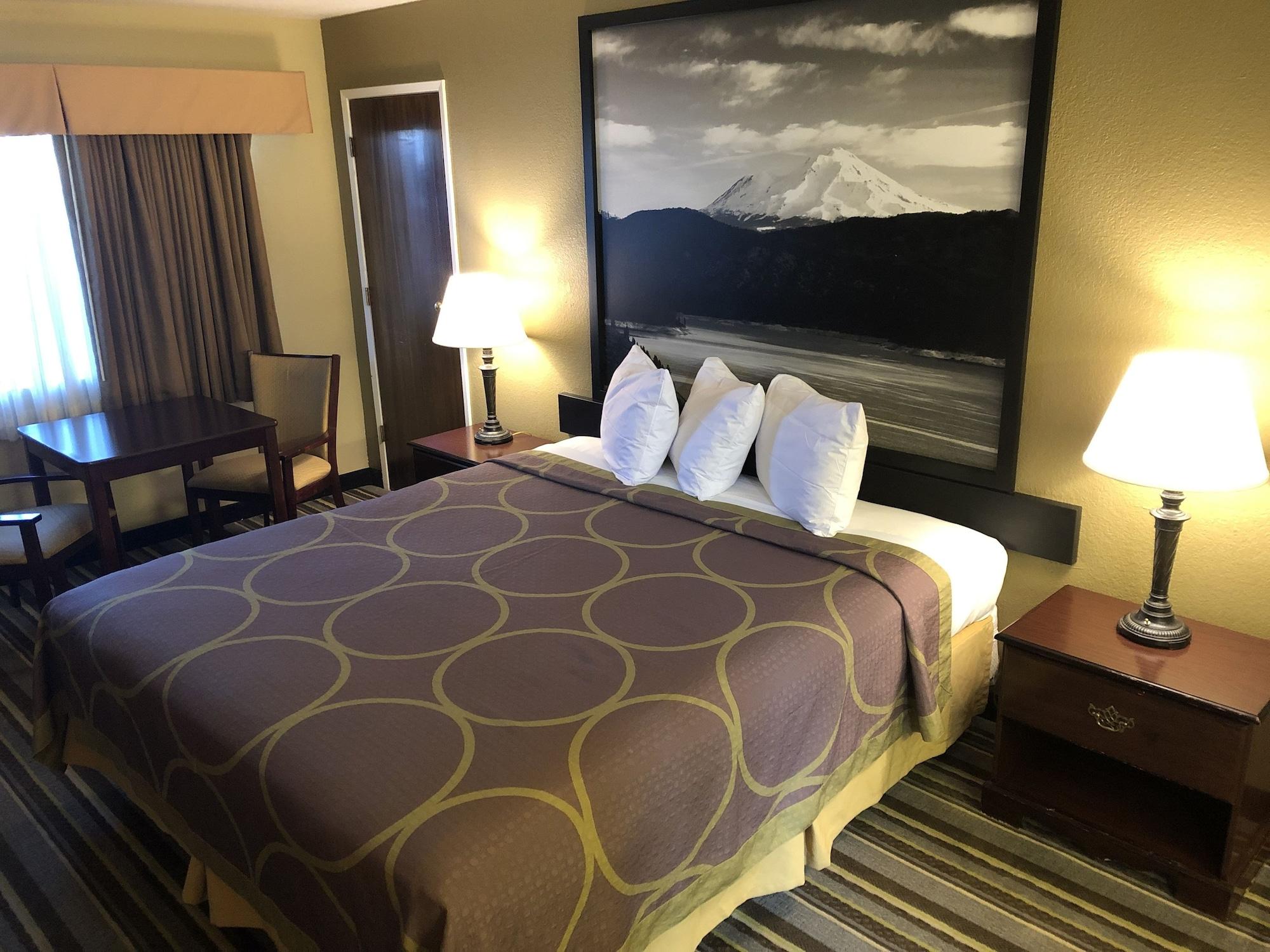 Super 8 By Wyndham Motel